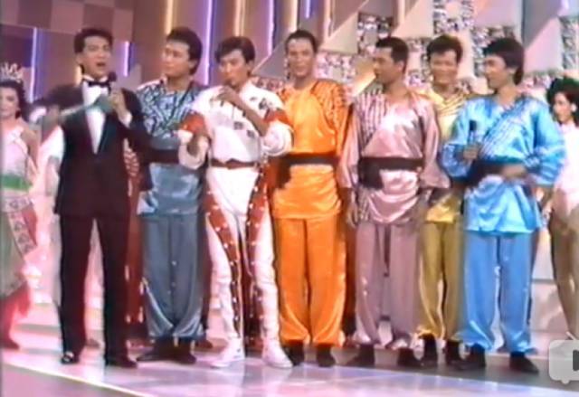 喜剧|5000万粉顶流，竟在《无名之辈》导演新片中演回当年的群演？？