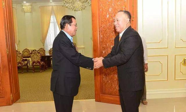 2018年9月25日,柬埔寨首相洪森在金边第五次接见景成集团董事长董勒成