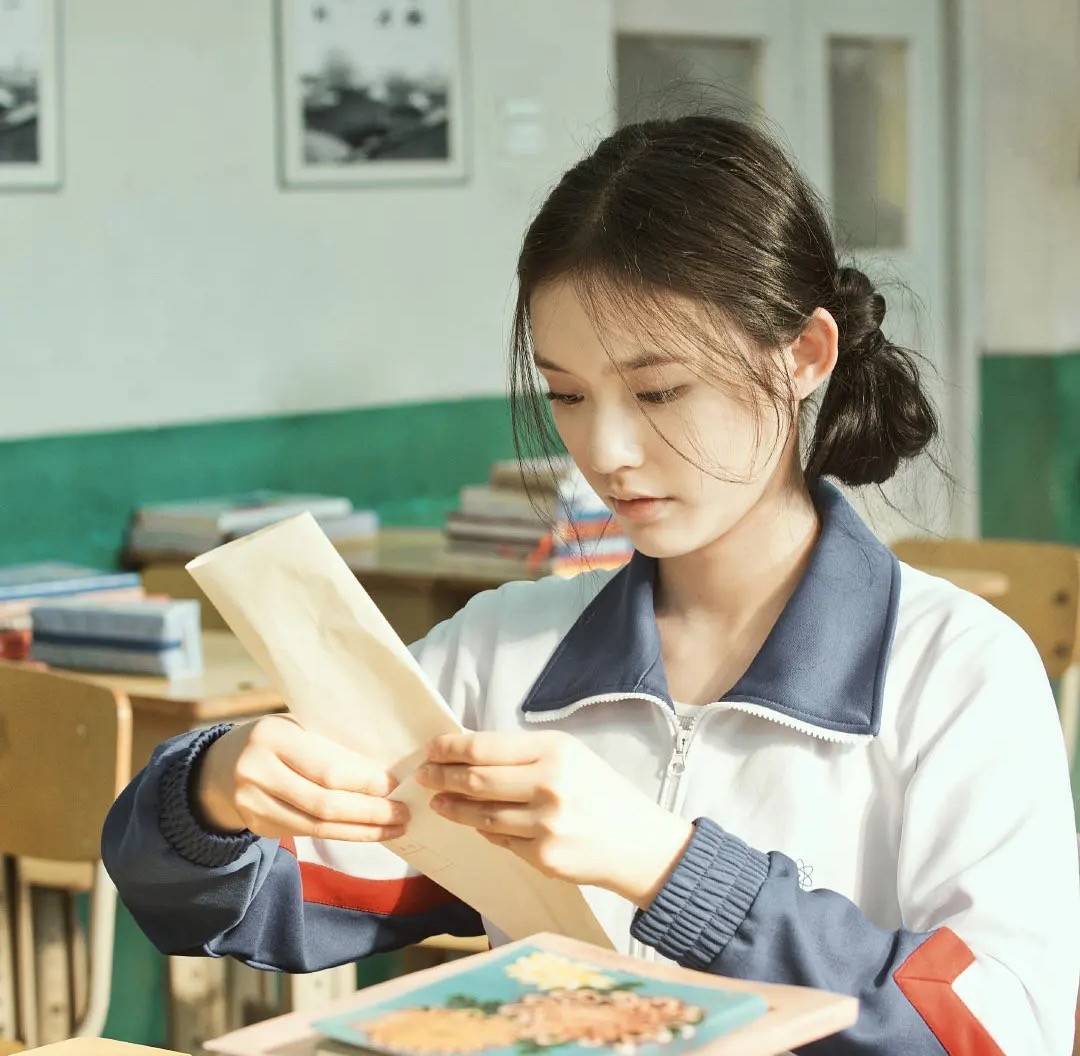 因为|周星驰旧爱嫁给富三代，为啥离开星爷后，这次25岁的林允要翻身了？