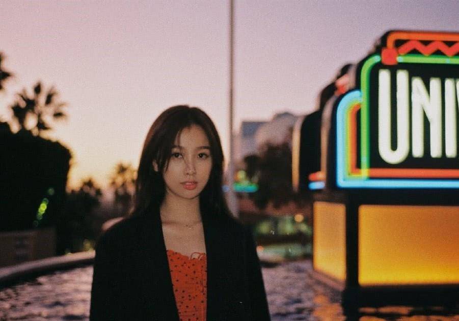 魅力 还记得最美女星史可?如今55岁还能穿得这么大胆,服了这勇气