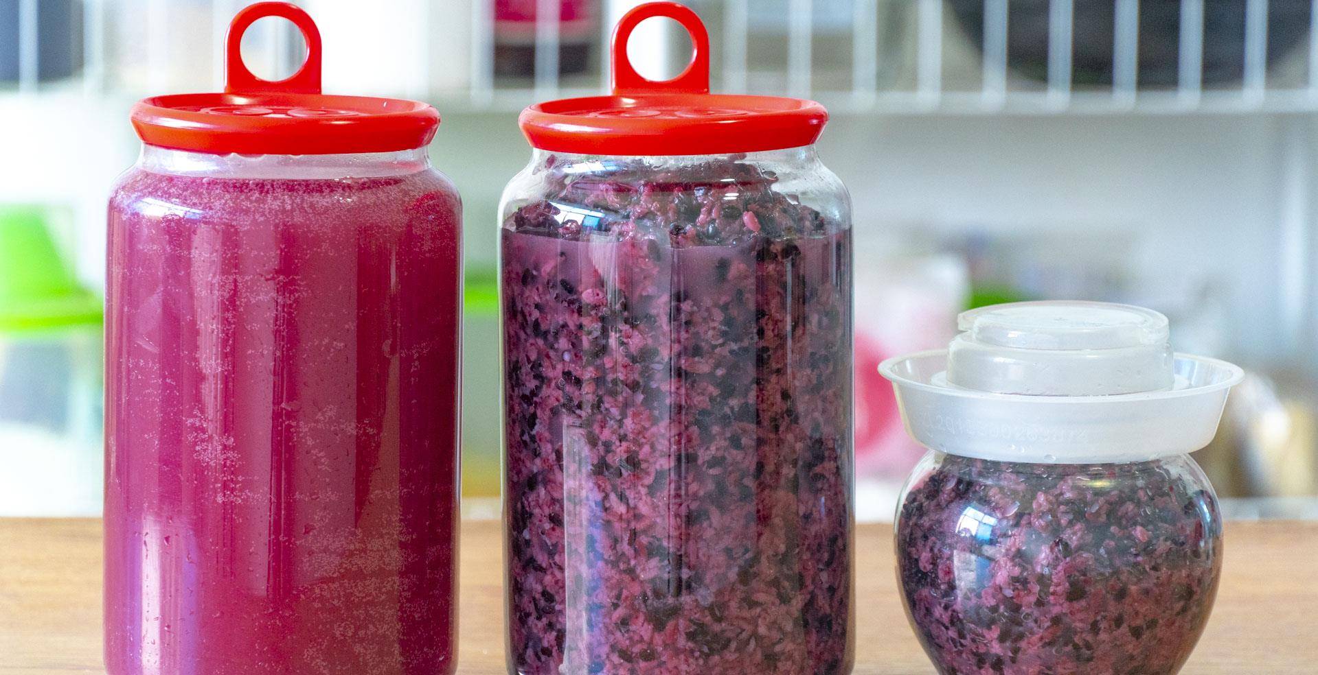 加入适量|爱美的女人，建议多吃“4红3黑2绿”，含铁量高，春季常吃气色好