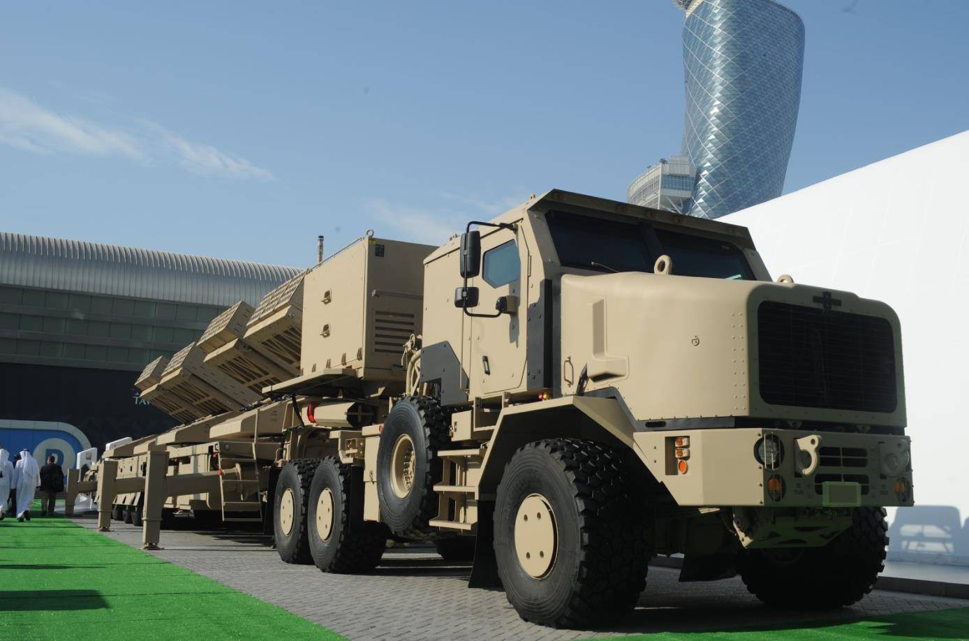 据悉,其发射管采用了奥斯科什m1070a1做底盘,整体打造而凸显大气.