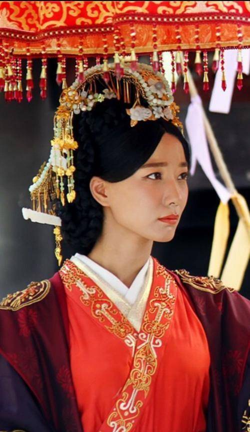 于是她伙同自己恶毒母亲馆陶公主绑架了卫子夫的弟弟卫青,试图将他
