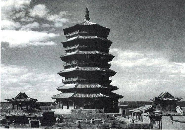 木塔尽显了玲珑,那54种斗拱是集斗拱形制之大成,被梁思成称为中国古