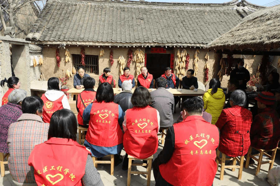 南陽農業職業學院開展學雷鋒我行動系列志願服務活動