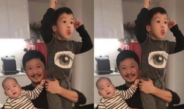 一身吴京带俩子出游个个晒成黑黝黝，硬汉教育下，俩儿子胖嘟嘟可爱