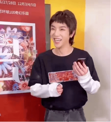 下巴5位“换头”成功付出代价的明星，鞠婧祎满脸硬伤，杨幂总是脸垮