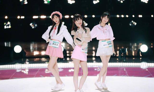 SNH48首亮相！身手不凡秀才艺，观众直呼“神仙打架”！封面图