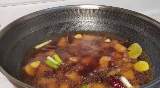 红烧肉的家常做法第一大厨 1f17f654af4e49fcb55757196737b719.jpeg