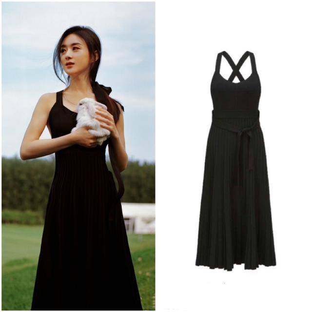 吊带 49岁洪欣太自信，直接素颜走机场，奈何松弛脸皮直接暴露真实年纪