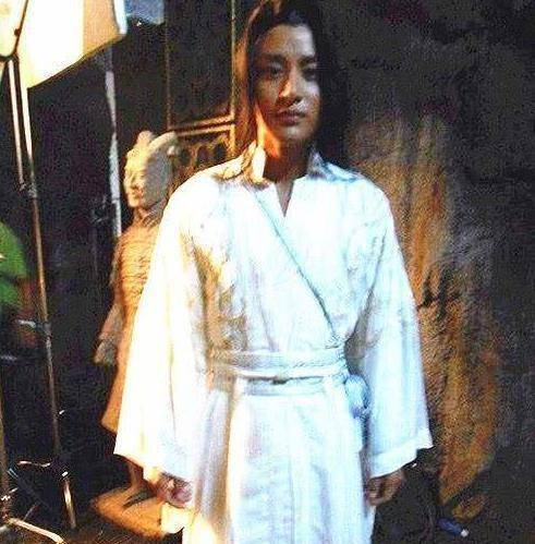 观点评论|演到一半就换人的4部剧,别说你一部没看过,最后一部可是经典!