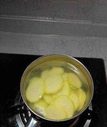 加入适量|没有干锅也能做出可口的干锅土豆片,简单美味,土豆控不要错过哦