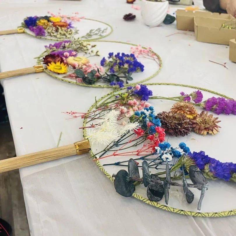 春风十里爱在一起 记诺亚舟庆安小牛津幼儿园三八节系列活动 团扇 教职工 工作