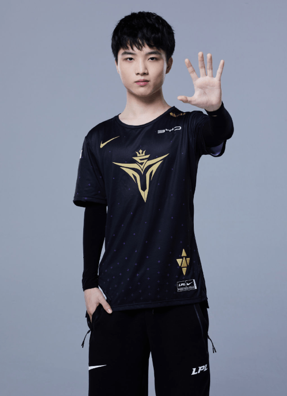 小龙堡太可怜了karsa比赛前突发低烧v5比赛延期11天