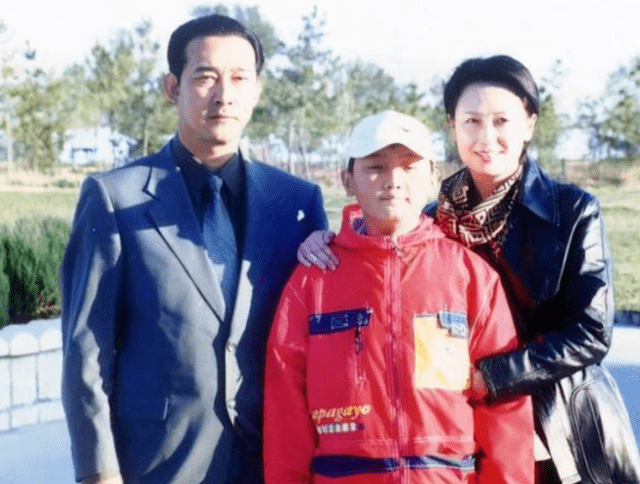 原创10年前樊志起找尤小刚请假却起了争执5小时后在家不幸离世