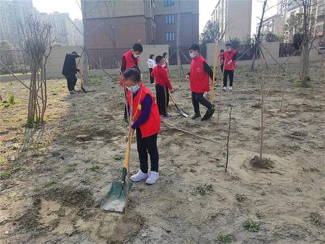 綠水青山帶笑顏 植此青綠添