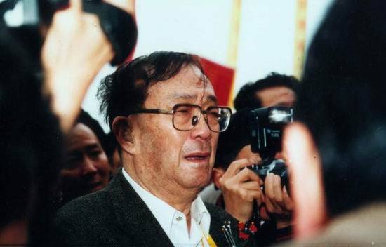 电影|名导谢晋:4个孩子3个傻,唯一正常的儿子却英年早逝?