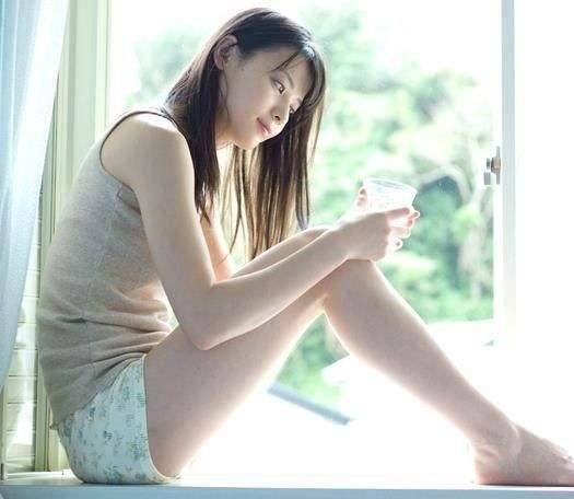 ���ֺ��������������2���źţ����ڰ�ʾ���ϣ�