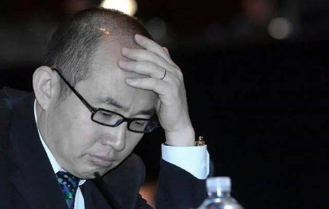 被罚7亿后潘石屹再遭一击