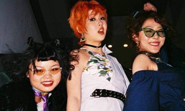 因为|为iphone6出道靠丑走红，后参加选秀被利用炒作，第一期就遭淘汰