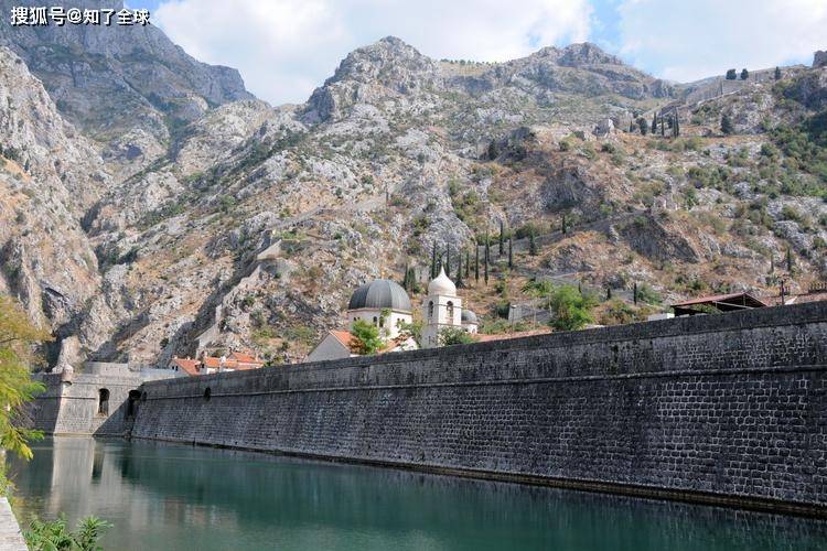 黑山共和国，欧洲最穷国家，有全球顶级美女和风景，1周只工作4天