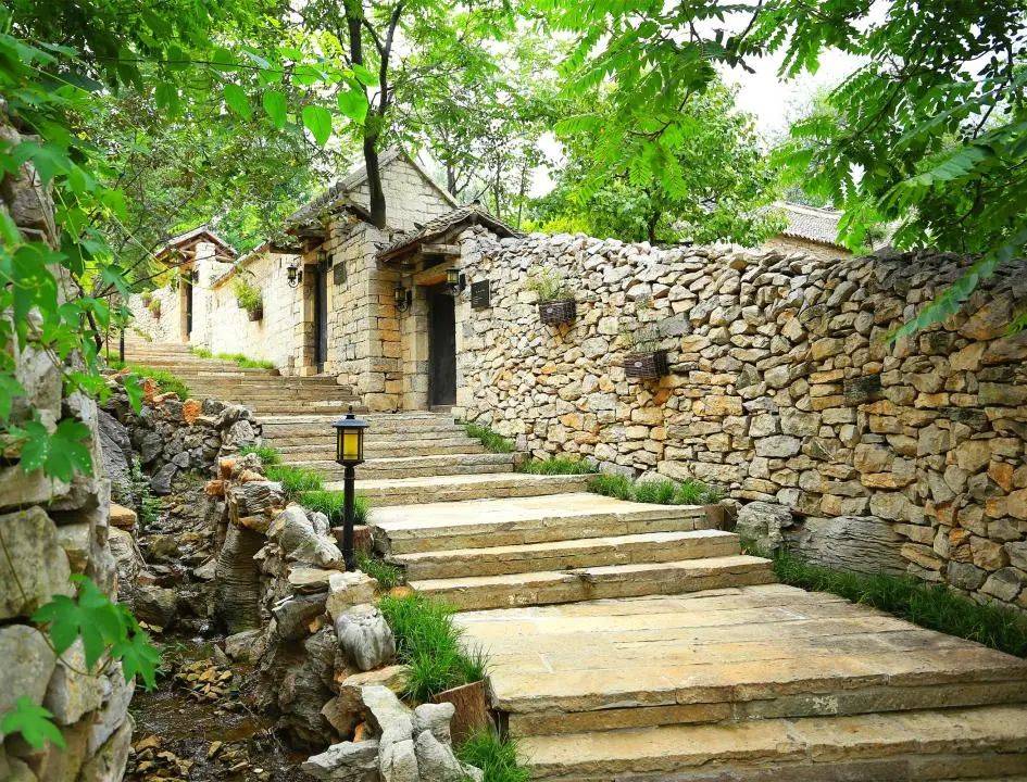 石墙镇上九山村乡村游的始发站