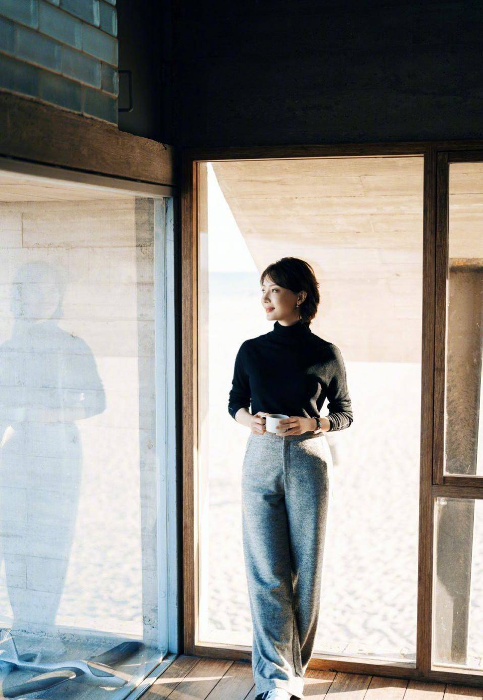 材质 40岁的女人，春夏再热也不要穿短裤，学学陈数这样穿真气质