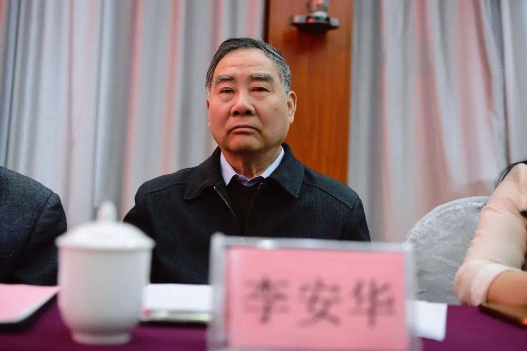 ( 赣州市书法协会顾问,中国书法协会会员 李安华李安华)(客家著名山歌