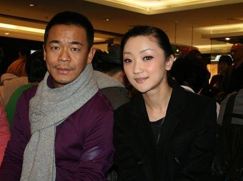 身份|他被称作是张嘉益的“小跟班”，以歌手身份出道，却在转型后被骂！