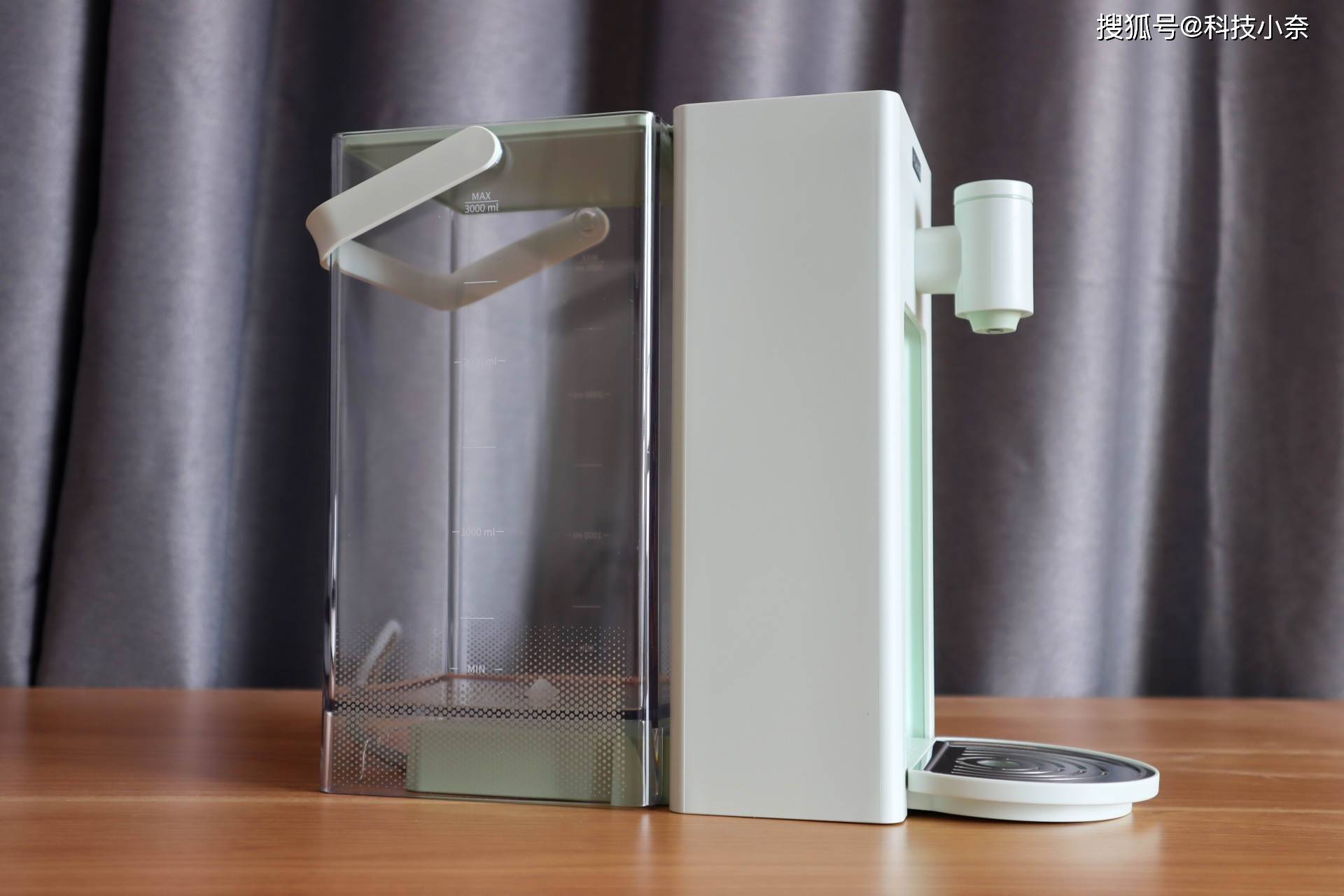 有颜值有温度爱干净,北鼎9系即热饮水机_主机_水箱_机器