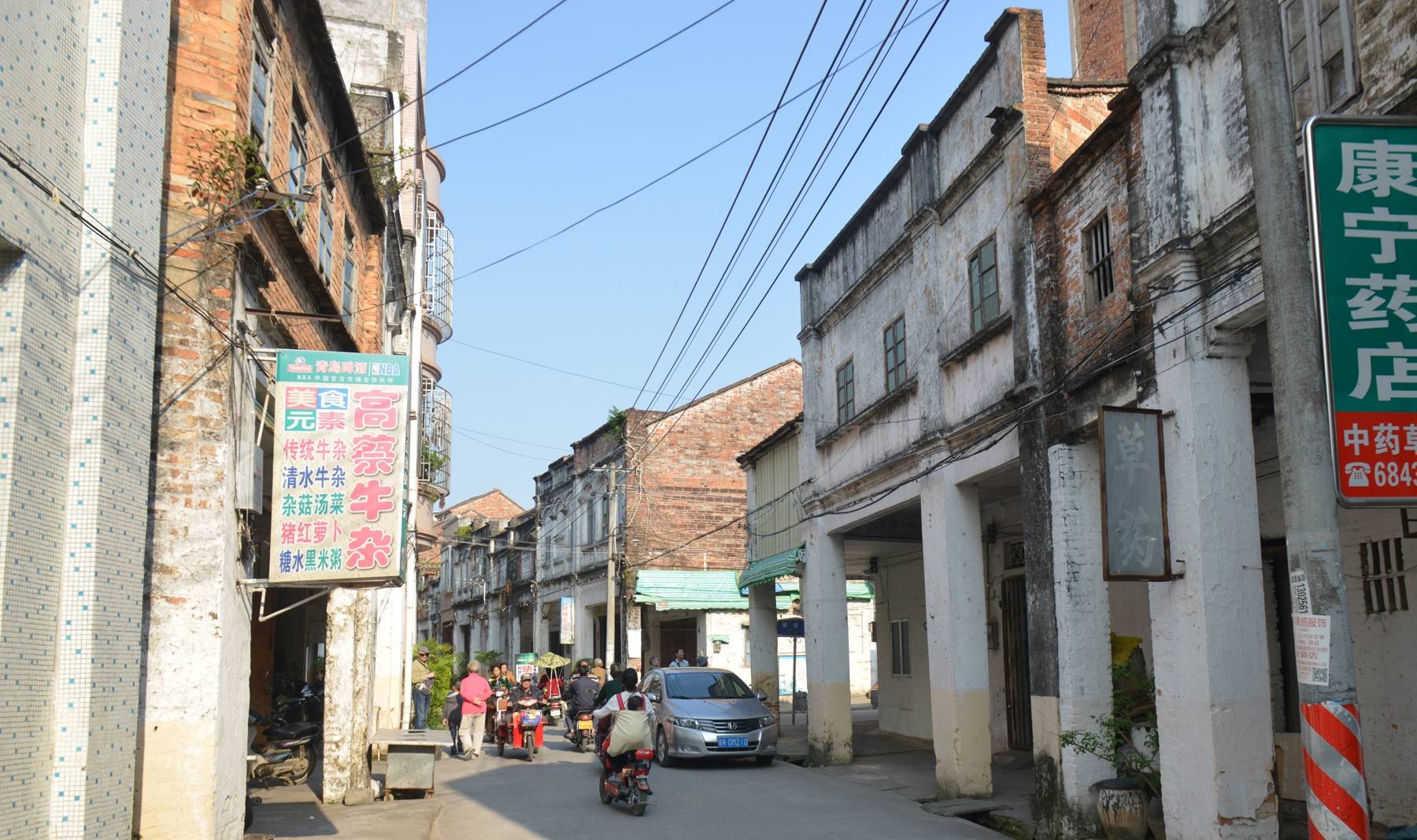 湛江市廉江安铺镇,是广东四大古镇之一,与中山小榄,顺德容奇,东莞石龙