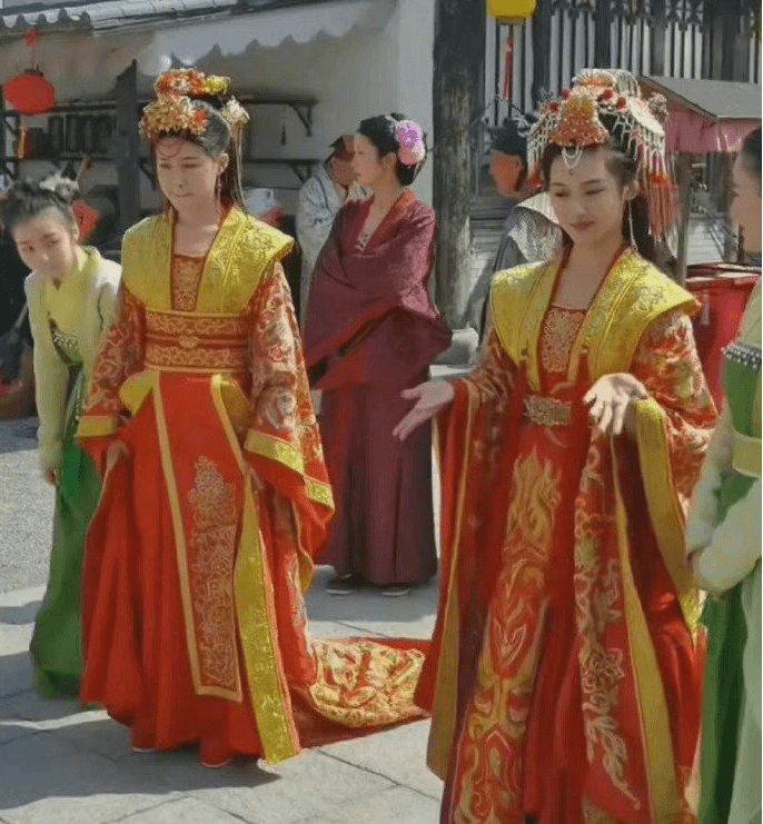 杜冰雁|炒冷饭毁经典！《上错花轿嫁对郎》被翻拍，服化道劝退路人！！