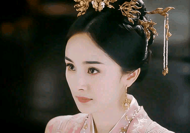 观众 杨幂也逃不过古装“千篇一律”，《斛珠夫人》撞款《三生三世》？？