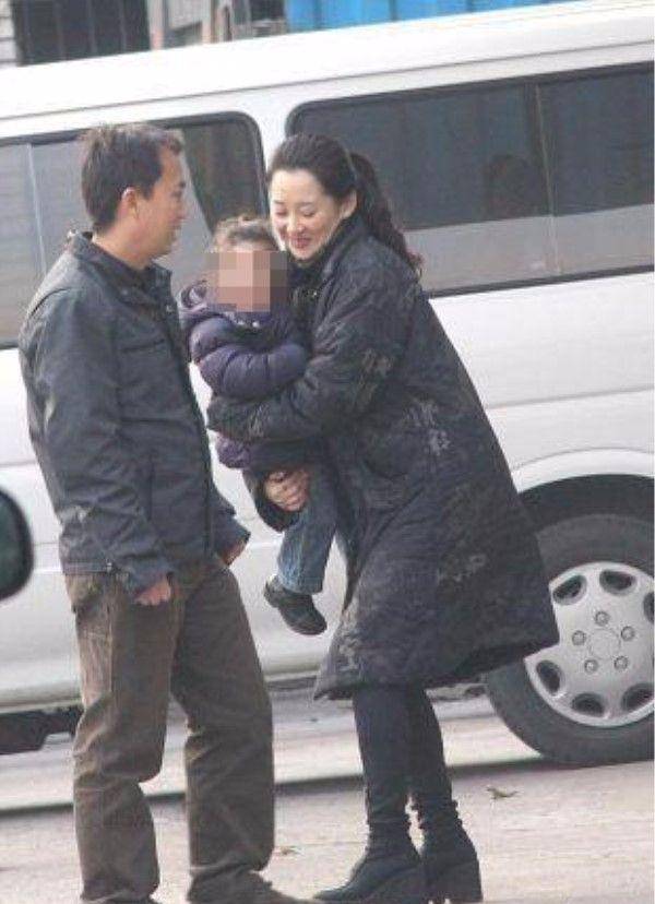 黑色 离开修图个个很真实，许晴还装青春少女，52岁分明就快成太婆了