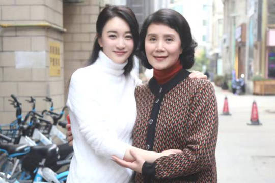 时节|《相逢时节》中有四位妈妈专业户，不仅演技好，年轻时还都是美女