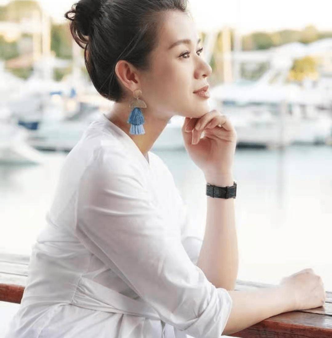 宣布封肚遭老友胡蓓蔚"泼冷水",前tvb当家花旦三胎被猜是女儿_胡杏儿_