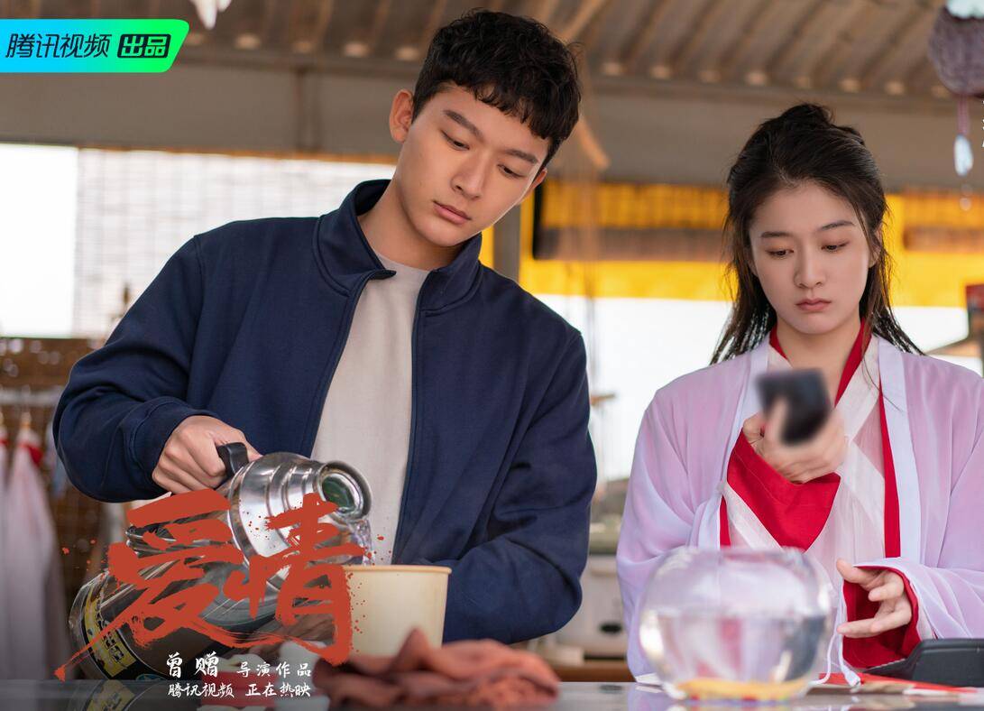 人间|不争论不呛火，他的点评却比全场尬夸都真实，王晶真是人间清醒！！