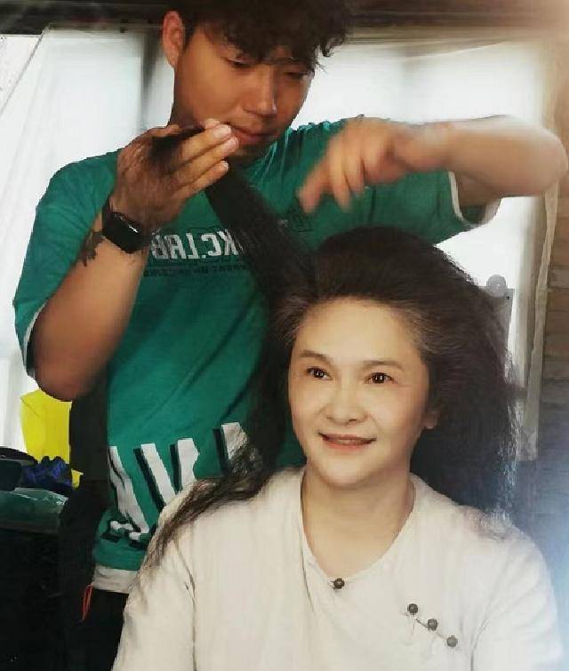 凭爱情与遗产走红64岁满脸胶原蛋白韩月乔大方分享秘笈