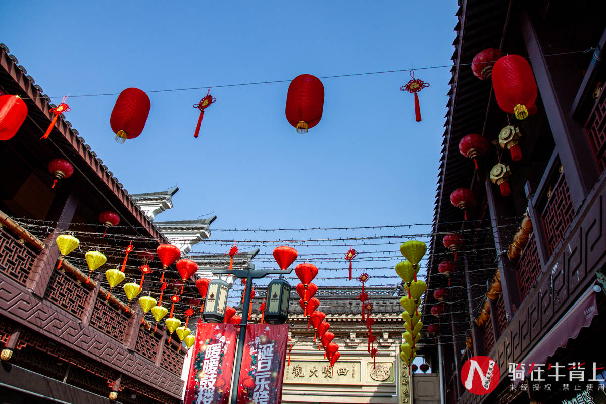 中西|藏在宁波闹市区的古建筑，1200年历史保存完好，如今成为商业街