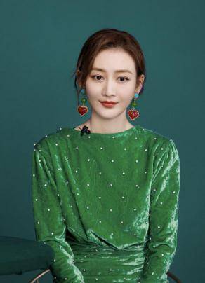 调整从土气大脸到明艳精致脸，王鸥到底做了什么？