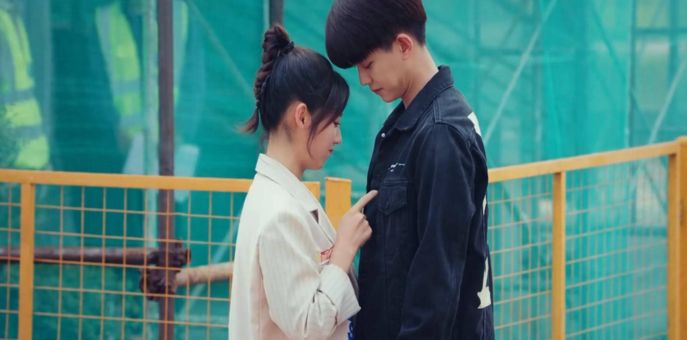 乌鸦|邢菲x任嘉伦:是你吗?哥哥