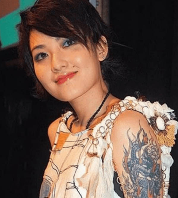 范晓萱:被生父抛弃,为男友摘除子宫,妈妈对我的肯定让我更坚强_音乐