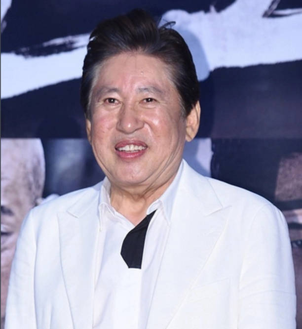 原创75岁男星金容建女友怀孕生子称需做亲子鉴定曾被女友告上法庭