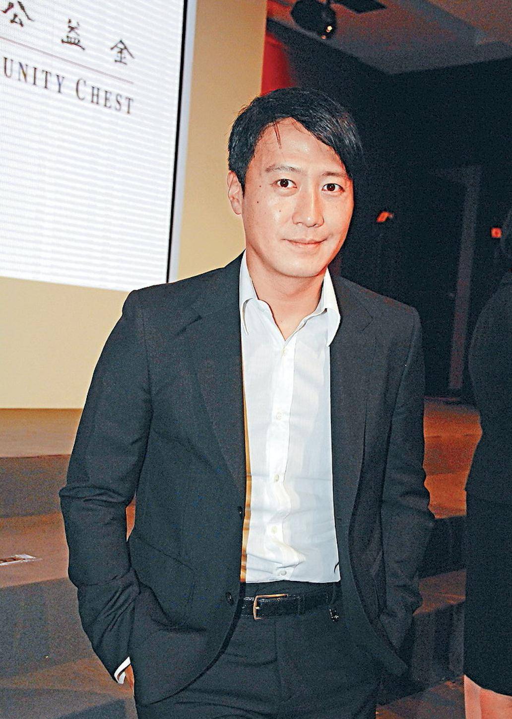 52岁黎明第三度获颁紫荆星章跑赢四大天王，亲自到场受勋致谢社会