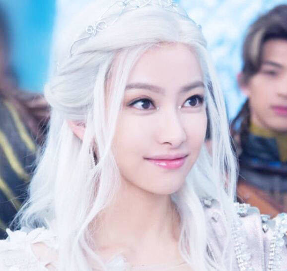 张雪迎女星白发造型，鞠婧祎的雪飞霜，张雪迎的容乐，谁最美？