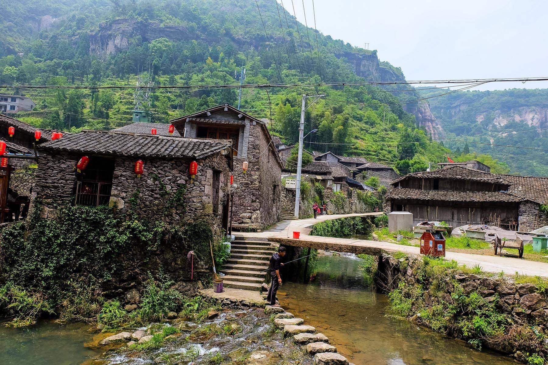 隐藏在浙江温州的古老村落，始建于宋代宝庆年间，村里有古庙古屋