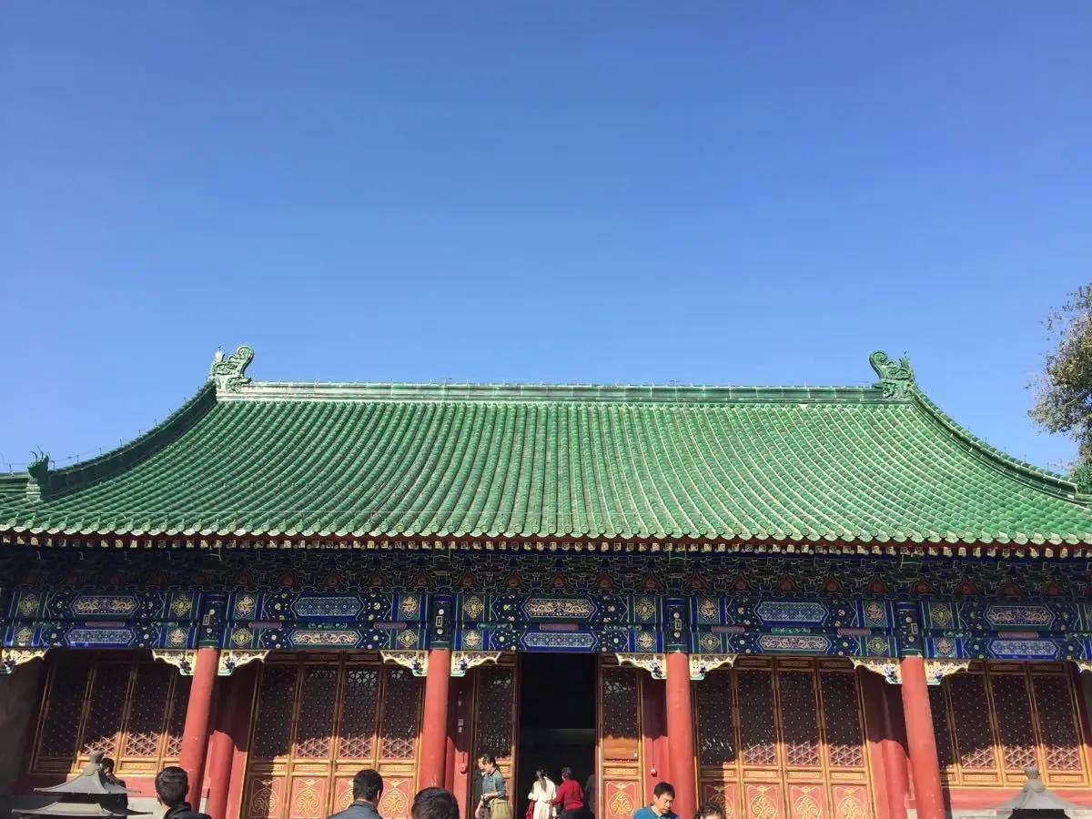 北京一座曾是和珅住过的房屋，是一座王府建筑群，是5A景区