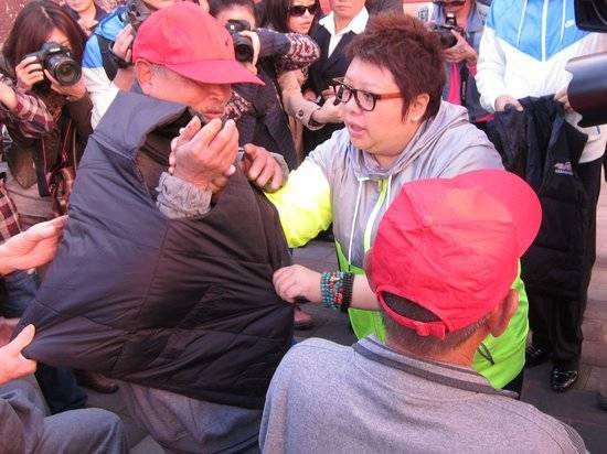 韩红的母亲雍西是藏族歌唱家,因创作和演唱《北京的金山上》而让人