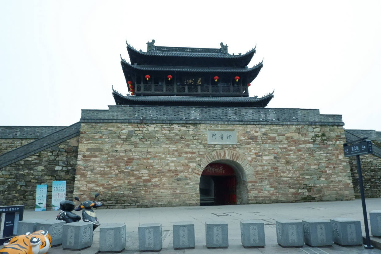 浙江这座千年古城原本属于金华，现在是杭州县城，被誉为江南大理