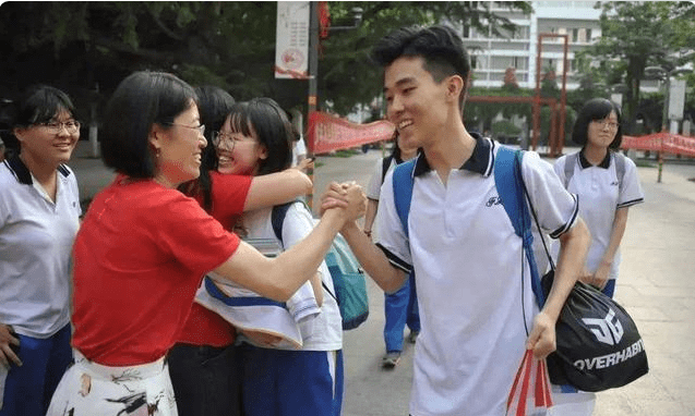 西湖大学今年首招本科生，高二学生也可以，不过招录条件有些严格